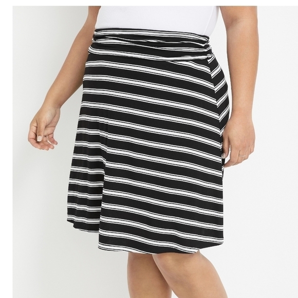 Maurices Black and White Striped Skater Skirt NWT - Picture 1 of 9